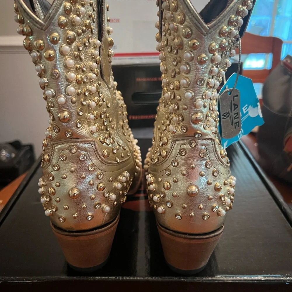 Lane Dolly Gold Boots with studs NWOB - Picture 4 of 9